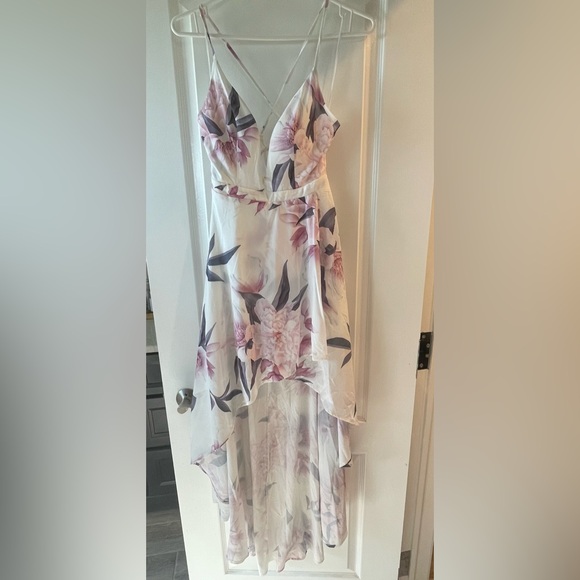 Dress - Picture 1 of 3